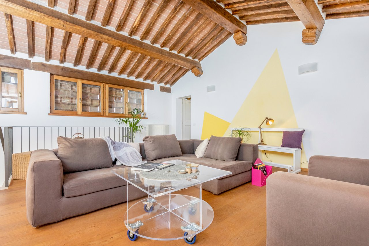 Country Luxury Home For Rent in Valdorcia