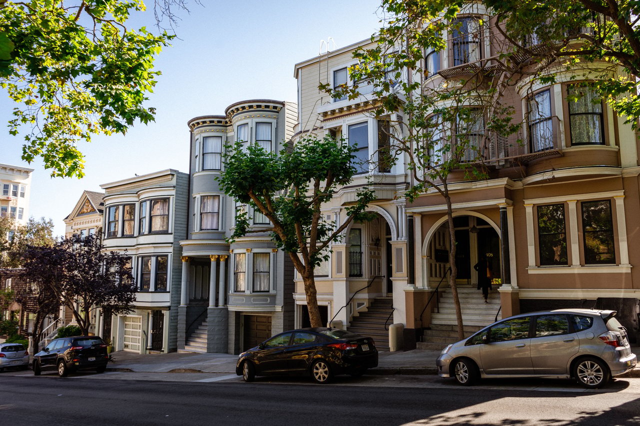 Classic San Francisco homes on a quiet residential street, illustrating Presidio Heights luxury real estate