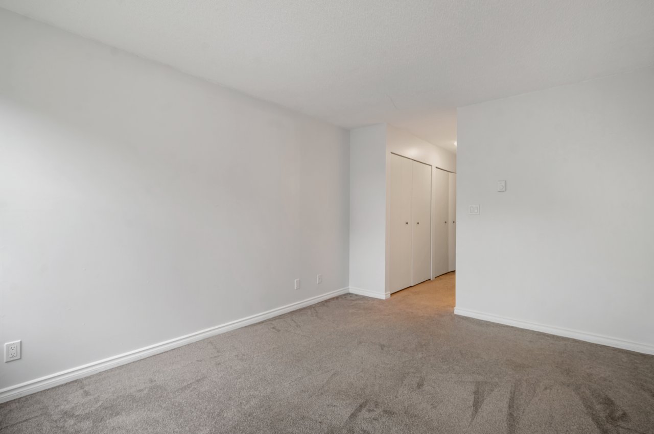 585 Dogwood St S # 201