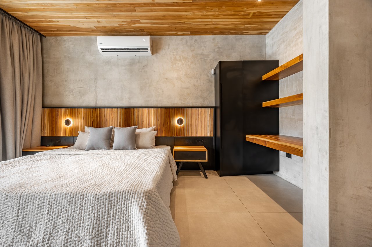 Casa Uchuva | Architectural Harmony of Wood, Stone, and Light