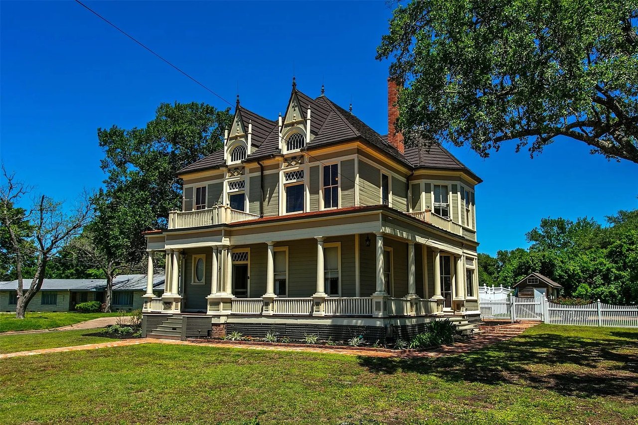 901 Church St