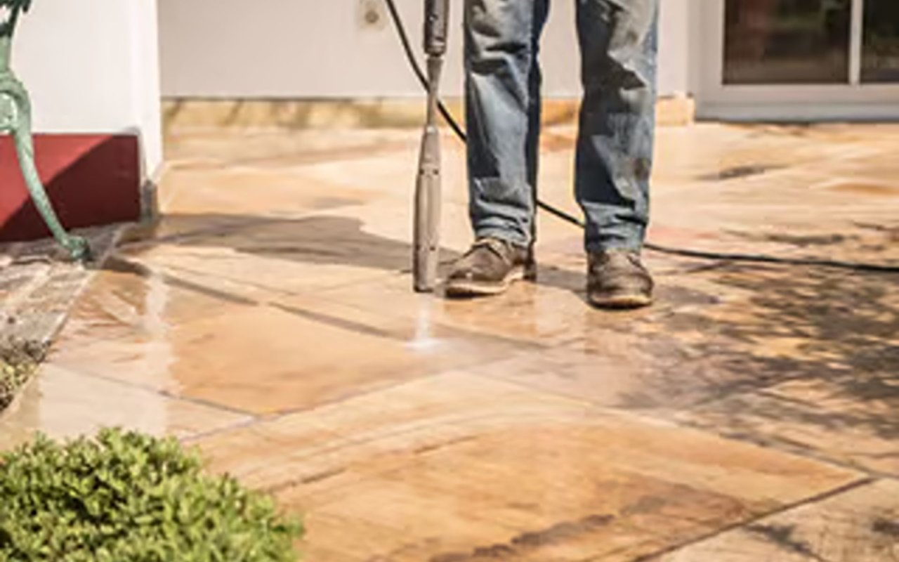 Staging the Exterior of Your Home Before an Open House