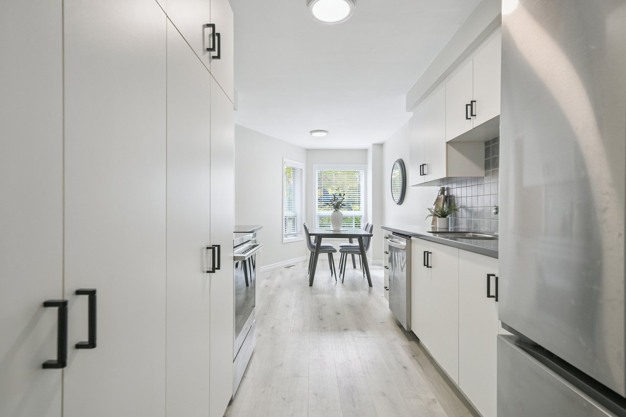 Updated Link Home on Ravine Lot