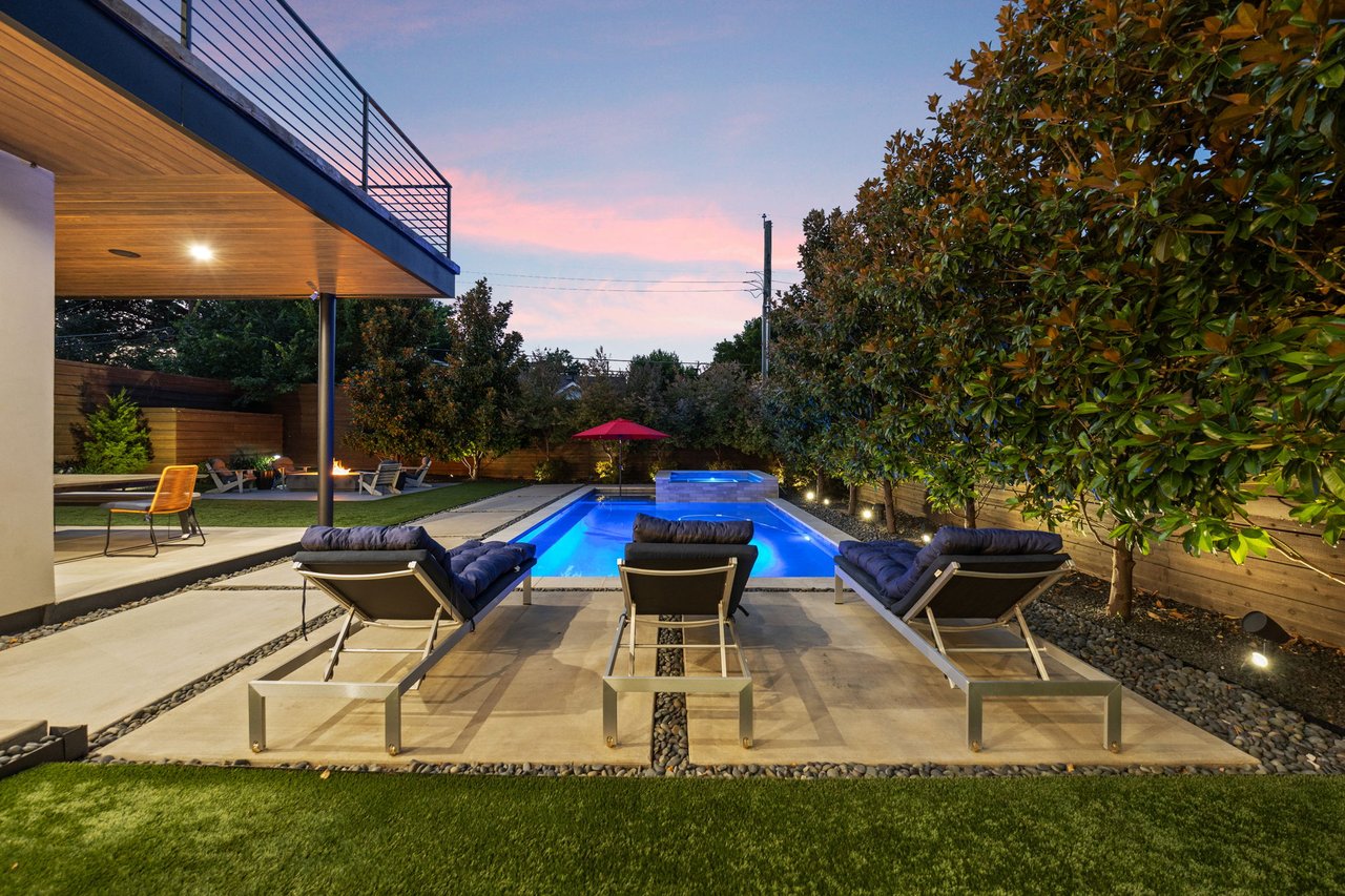 423 W Colorado Boulevard
