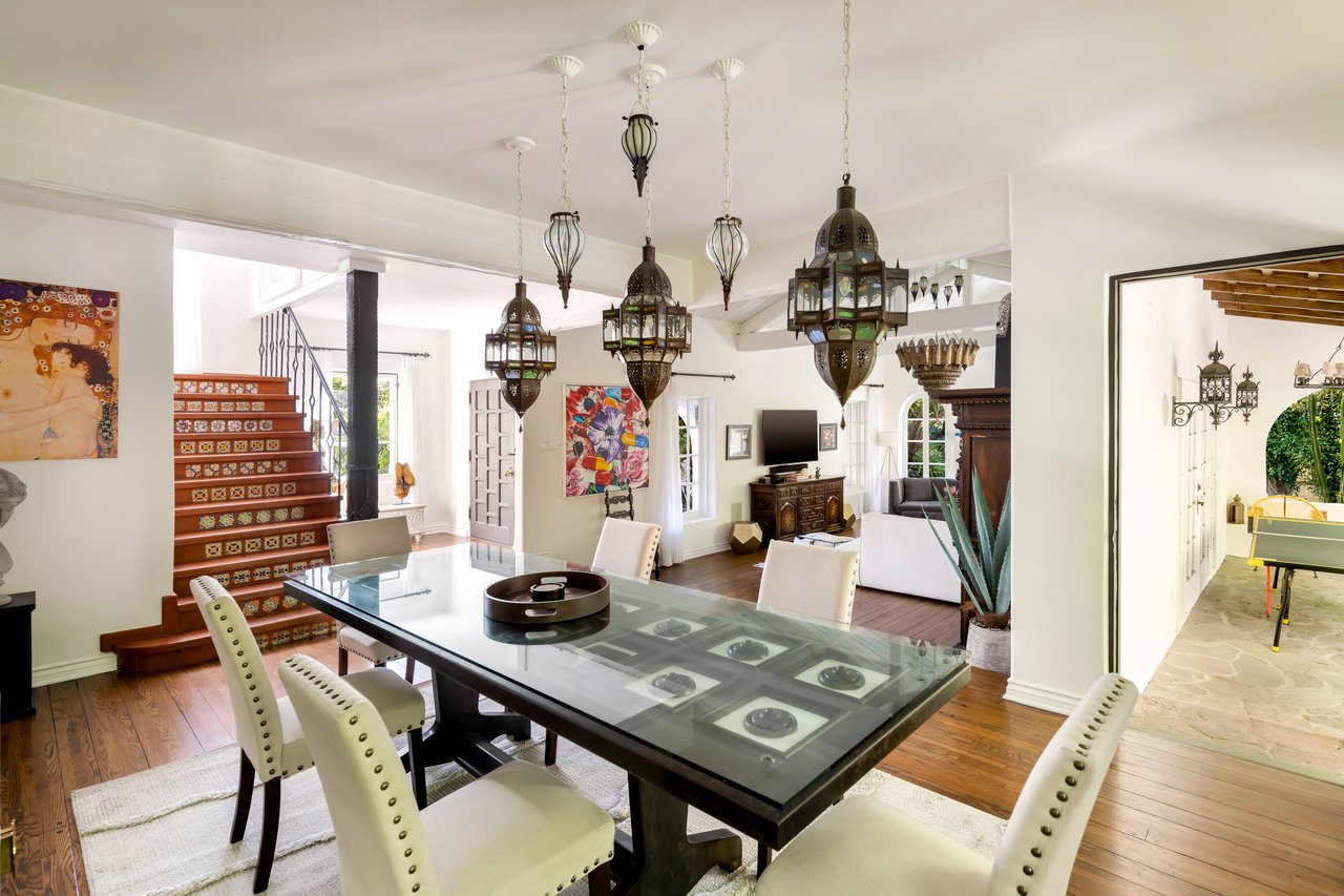 1135 Sunset Vale Ave, West Hollywood