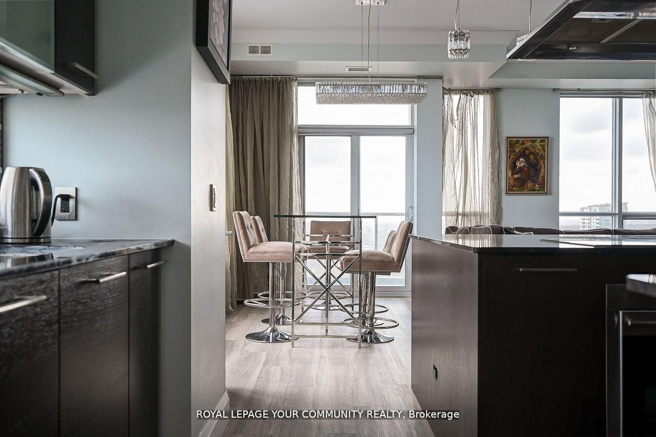 PREMIUM YORKVILLE LIVING