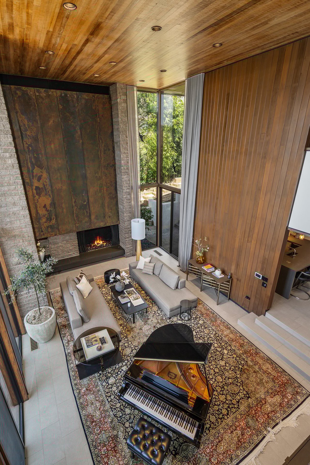  A Beverly Hills Architectural Masterpiece – Where Modern Luxury Meets Timeless Elegance