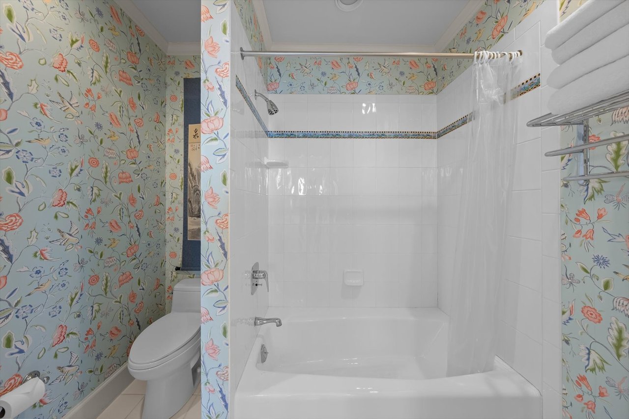 654 Round Hill Road