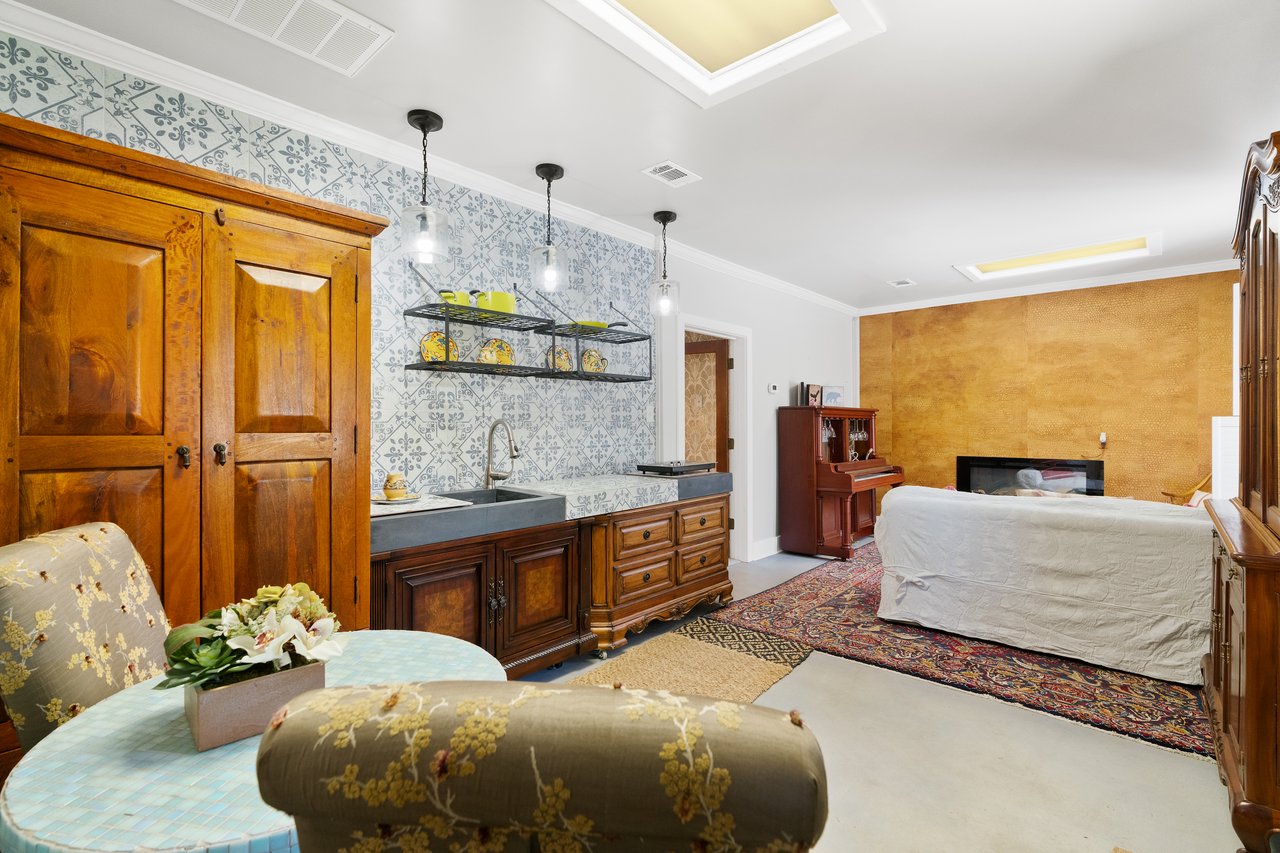 25 AC Driftwood Ranchette