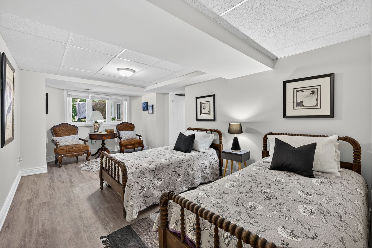 6 Falling Leaf Crt, Aurora