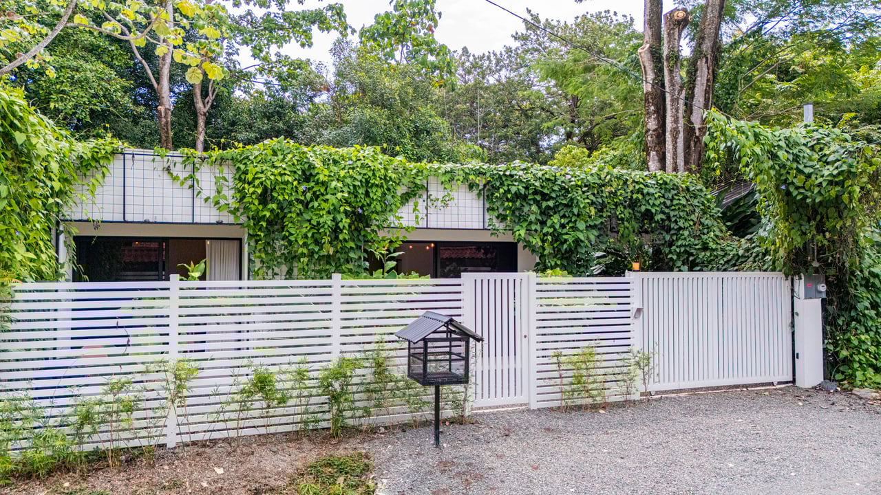 Modern Elegance Meets Tropical Lifestyle in Uvita