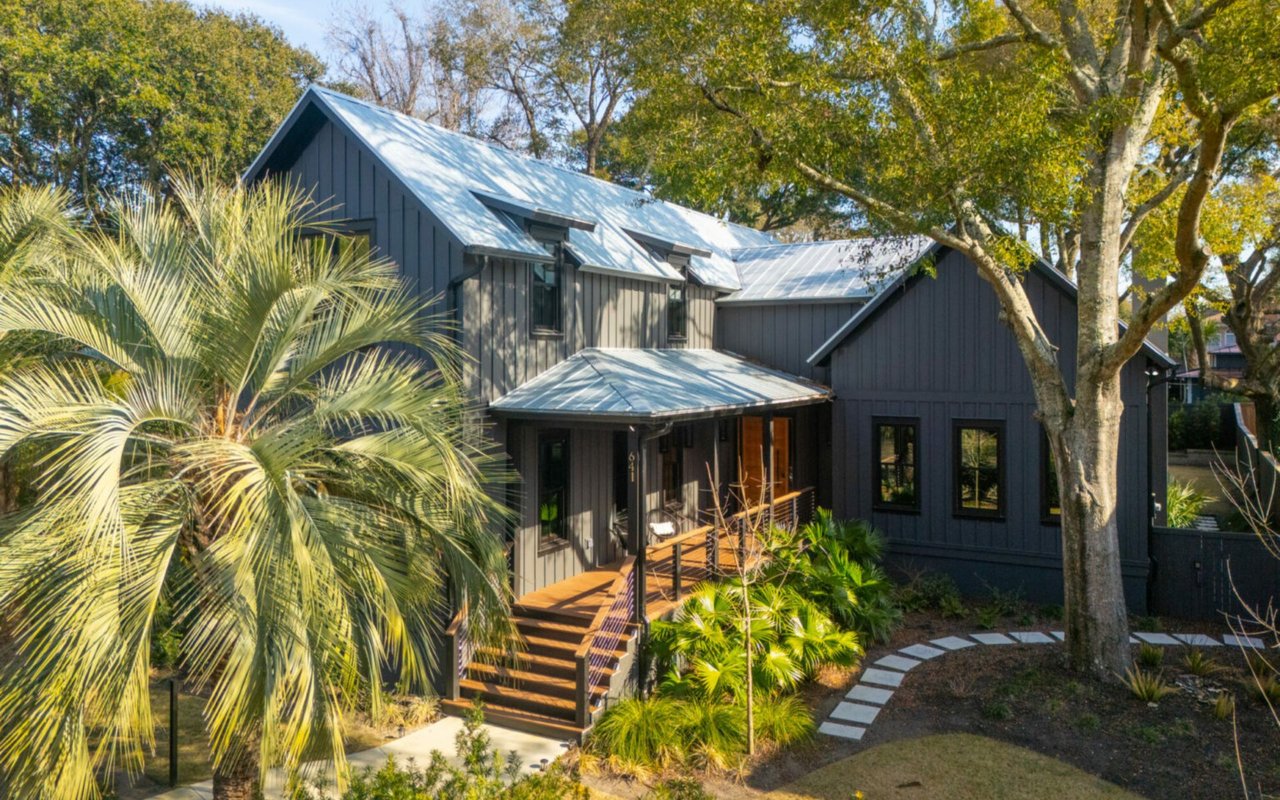 Custom Contemporary Residence – 641 Coral Street