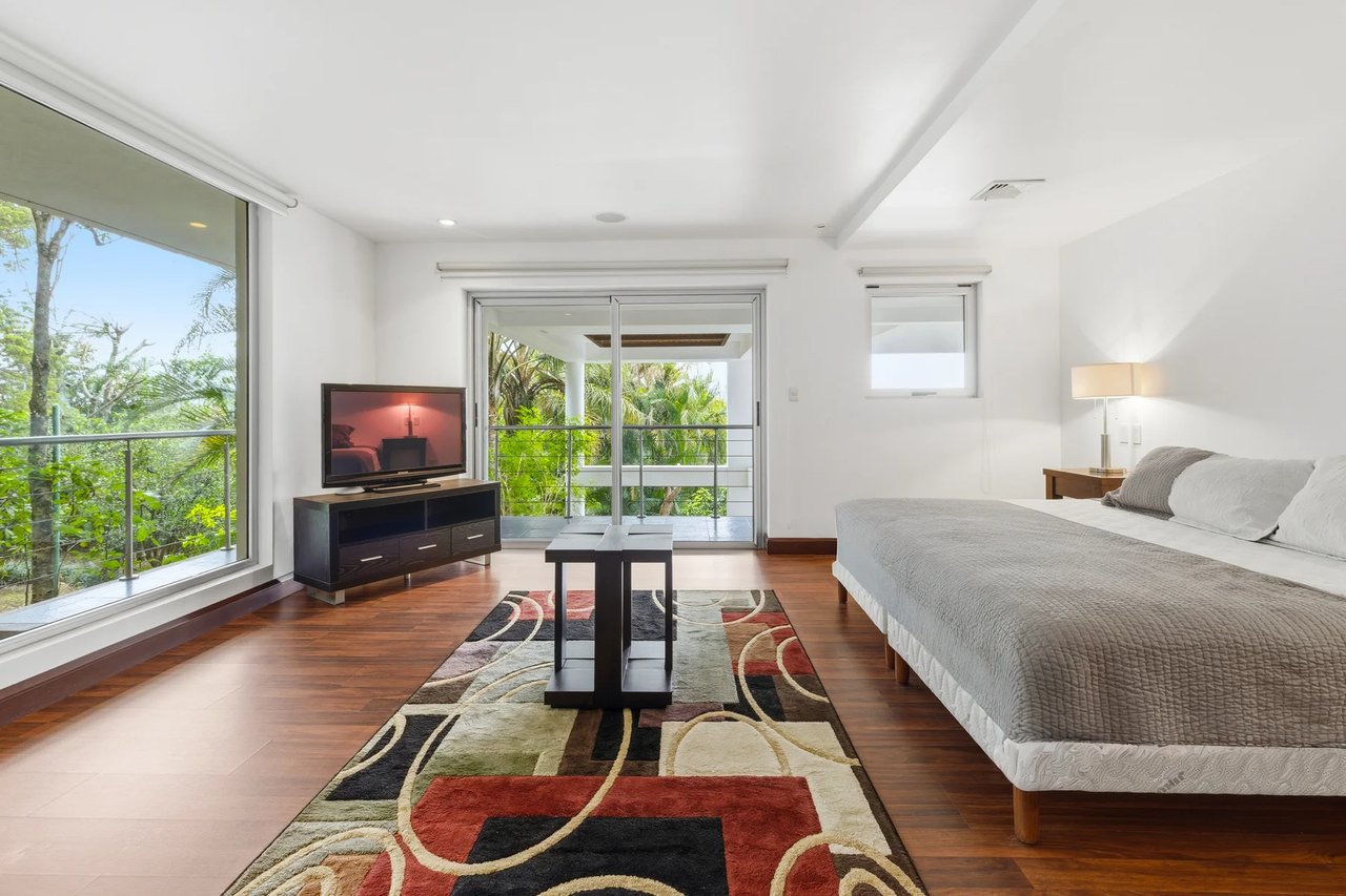 Panoramic Valley Views Retreat, Santa Ana, San Jose