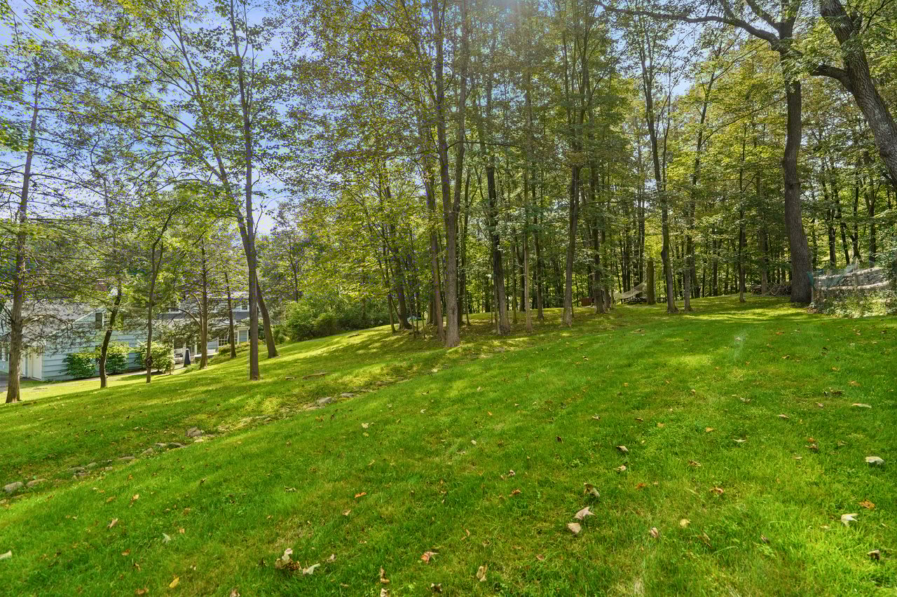 5 Brook Farm Road