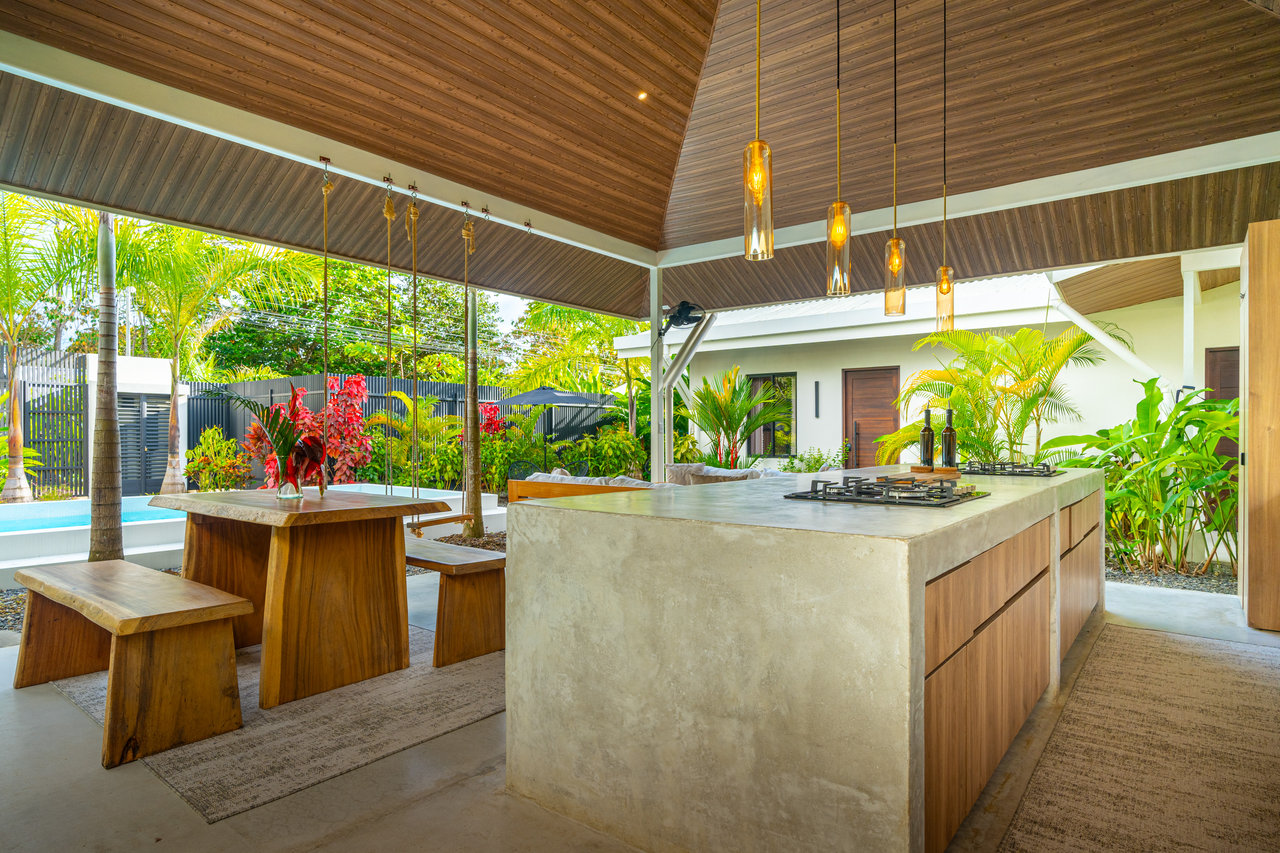 Income Ready Boutique Investment near Whale's Tail Beach