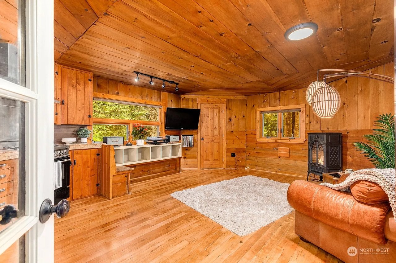 40 Snow Cabin Pl