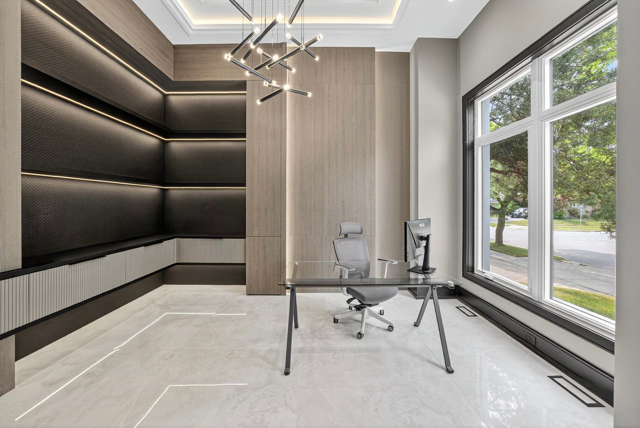 Distinctive Luxury Residence
