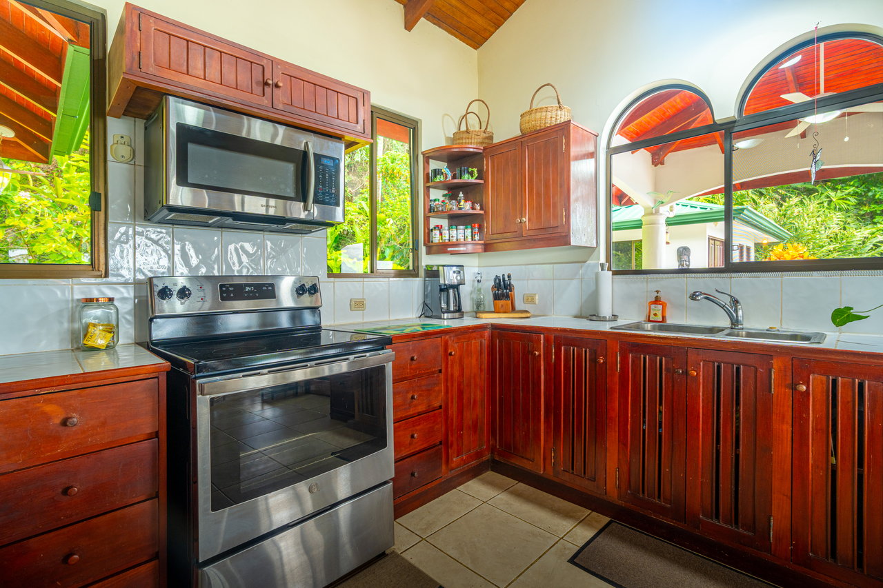 Front Ridge Ocean View Casa Mono Titi – Tres Rios, Costa Rica