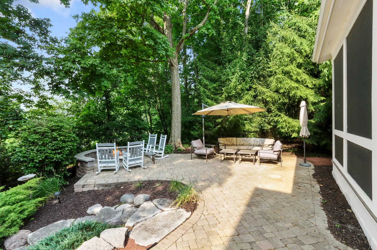 158 Abbey Springs Dr