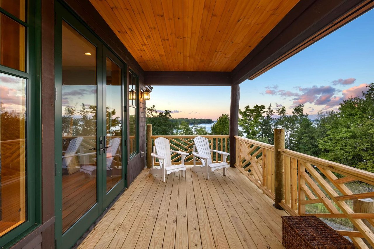 2226 Lake Shore Road