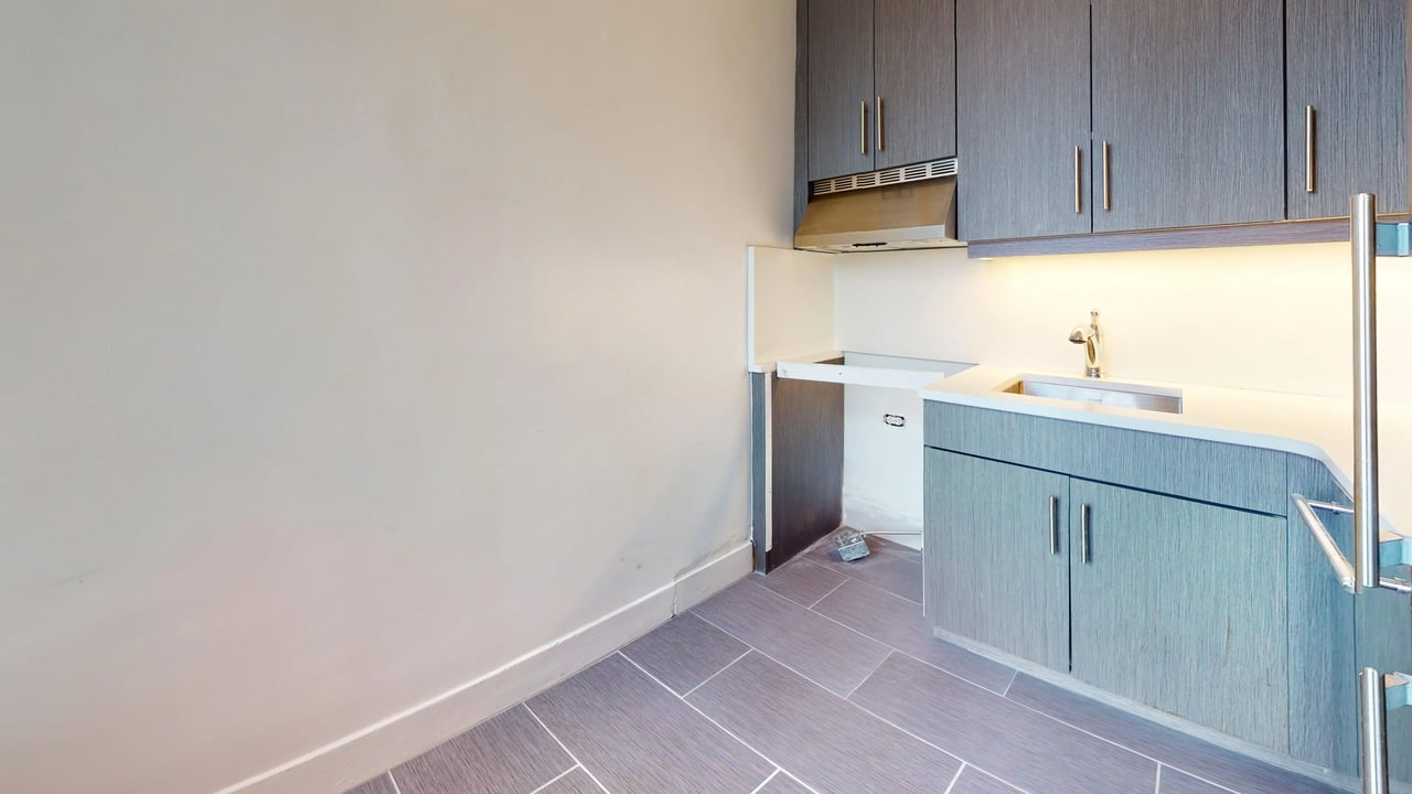 1 Christopher St, #8J