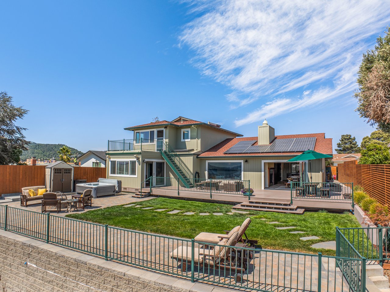 Sunny View Residence in Peacock Gap