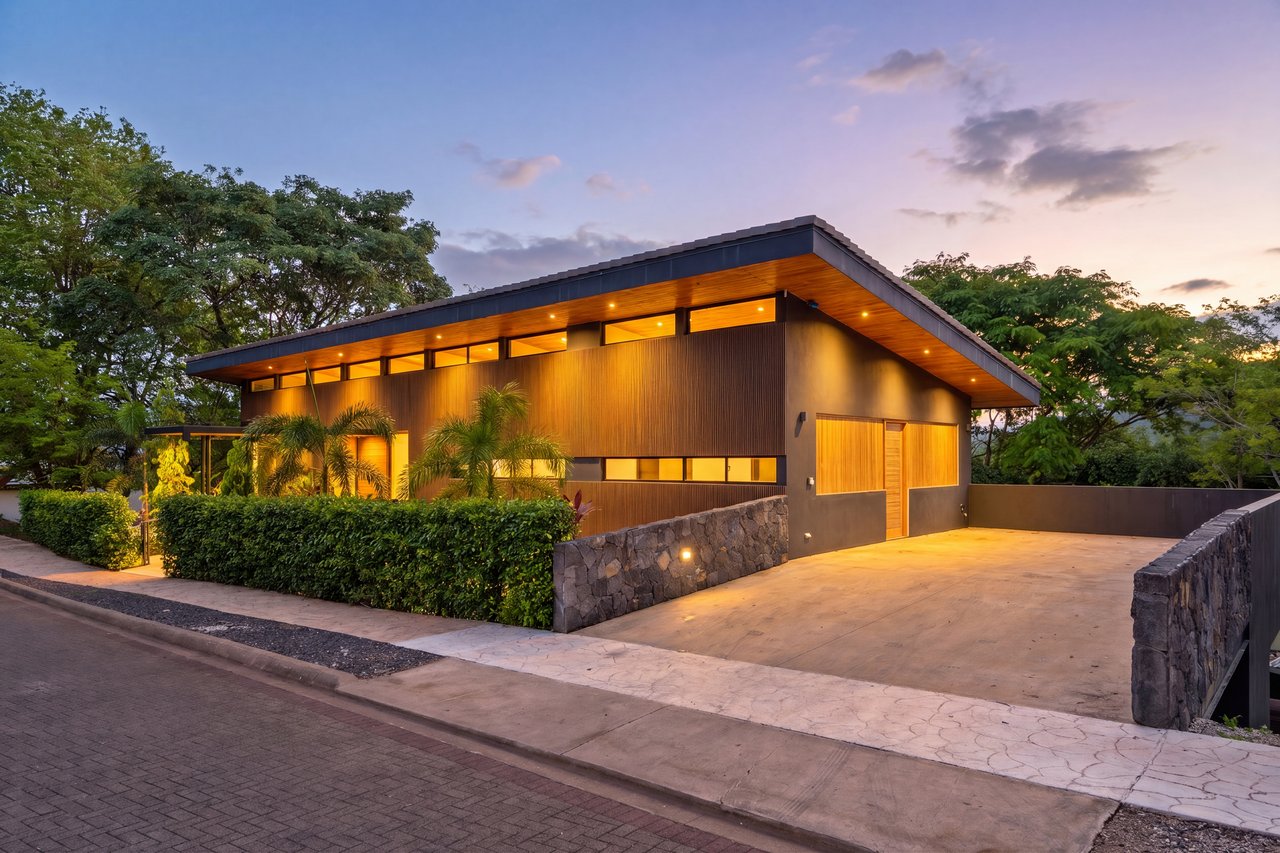 Casa Hanna | Luxury Home for Sale in Senderos, Tamarindo Costa Rica