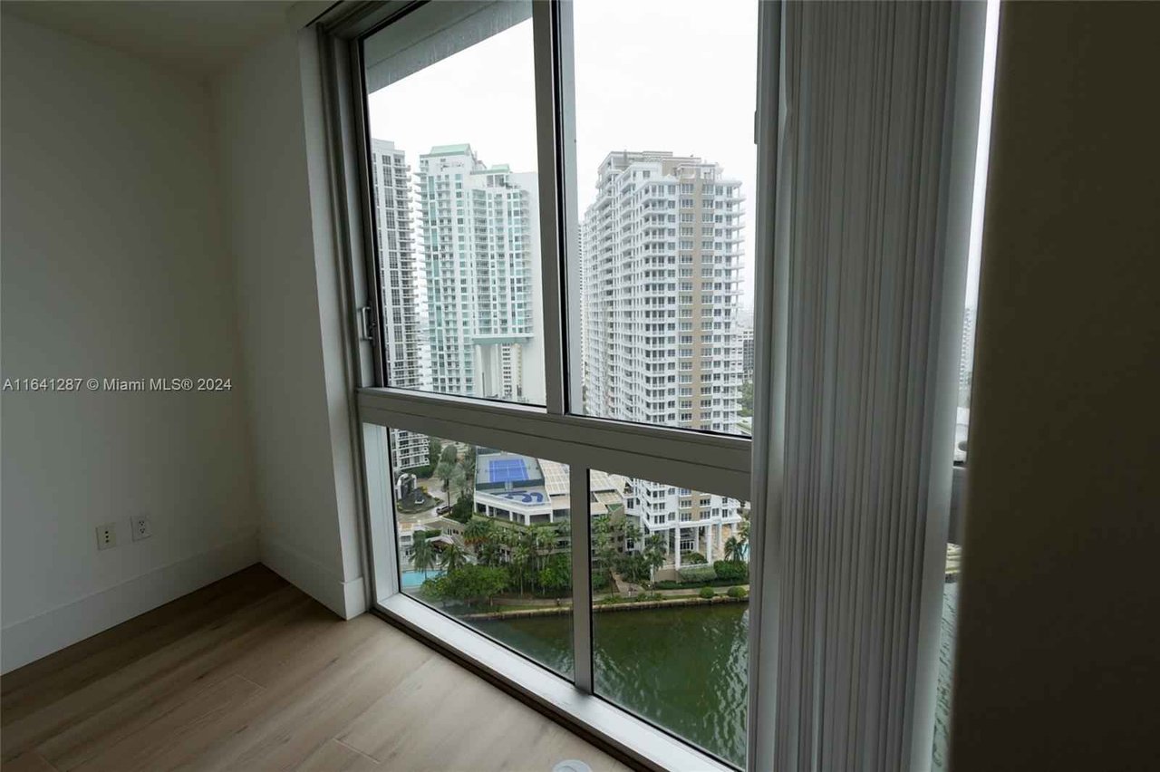 495 Brickell Ave Unit 2102