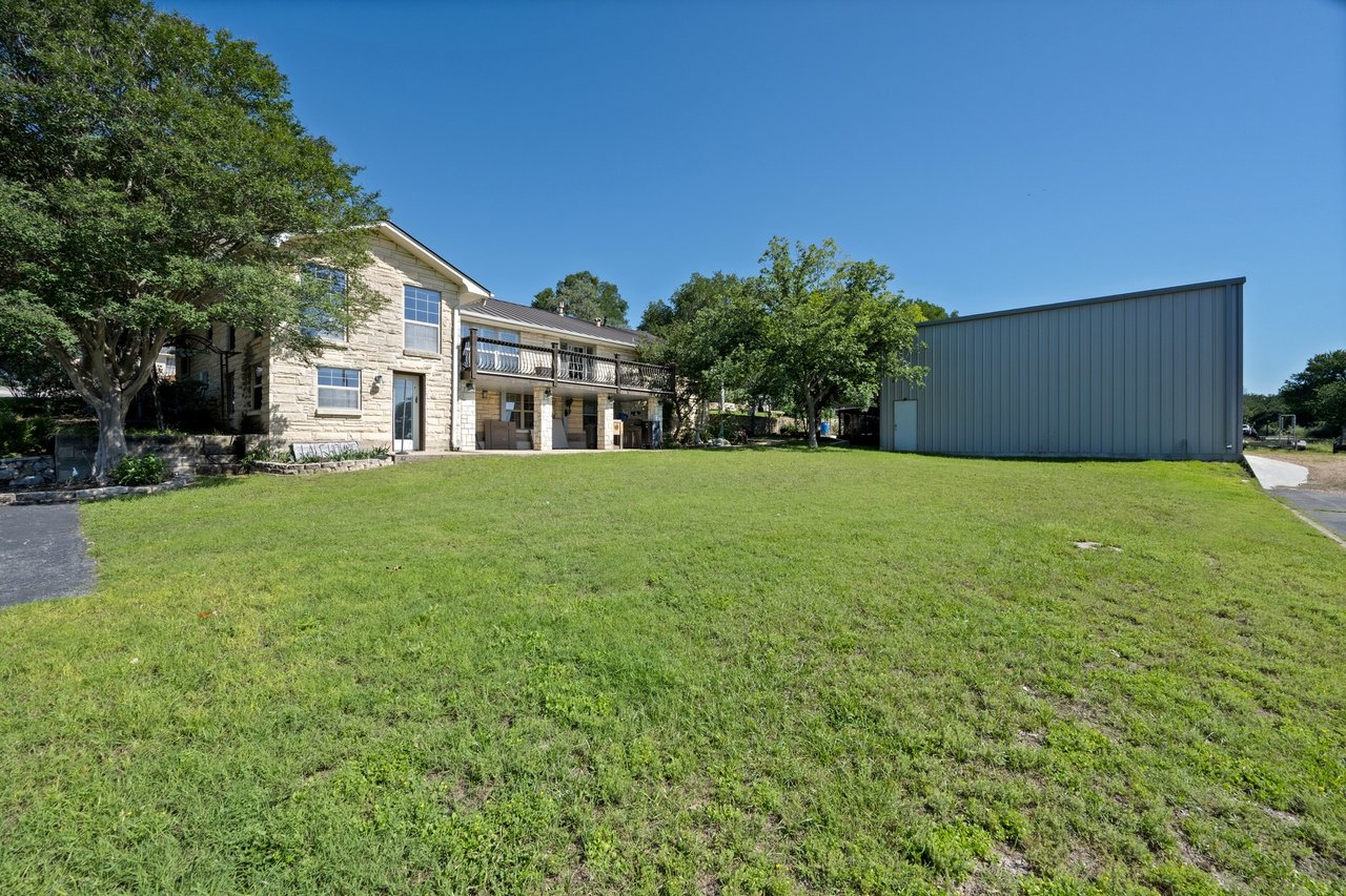 401 Crestview Drive and 309 Cliff Circle