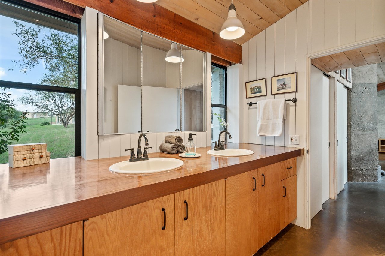 85 Hog Canyon Road