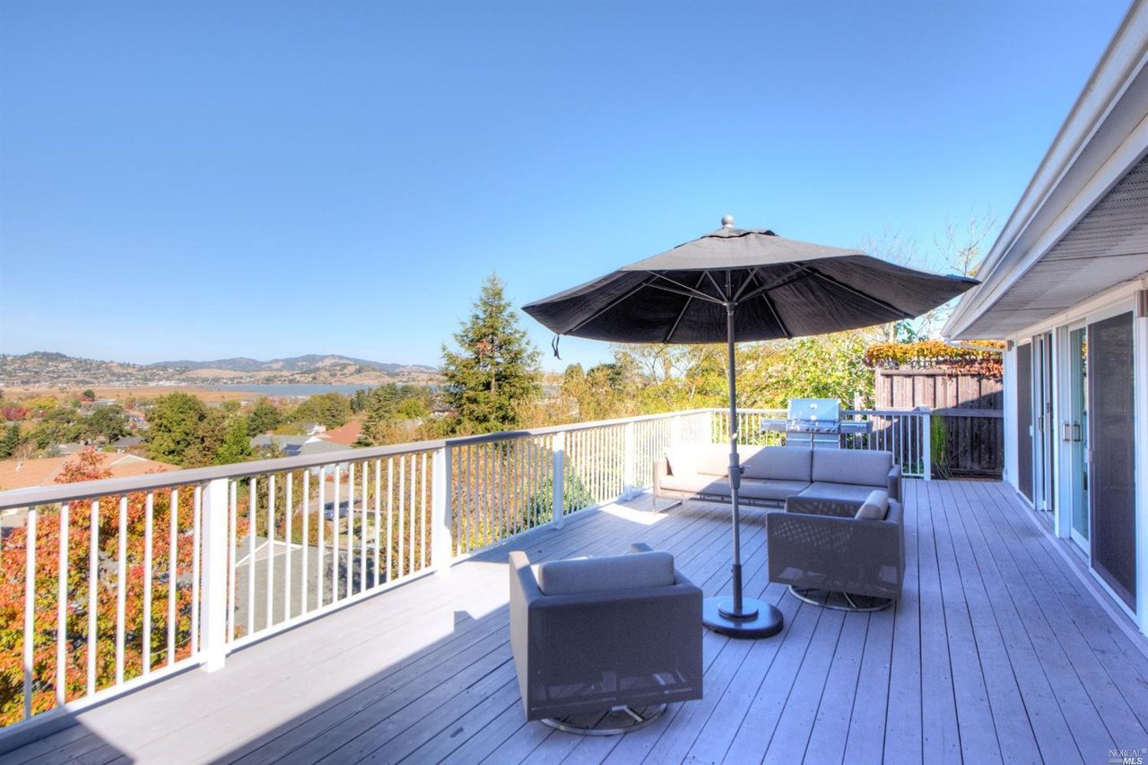 13 Constitution Dr