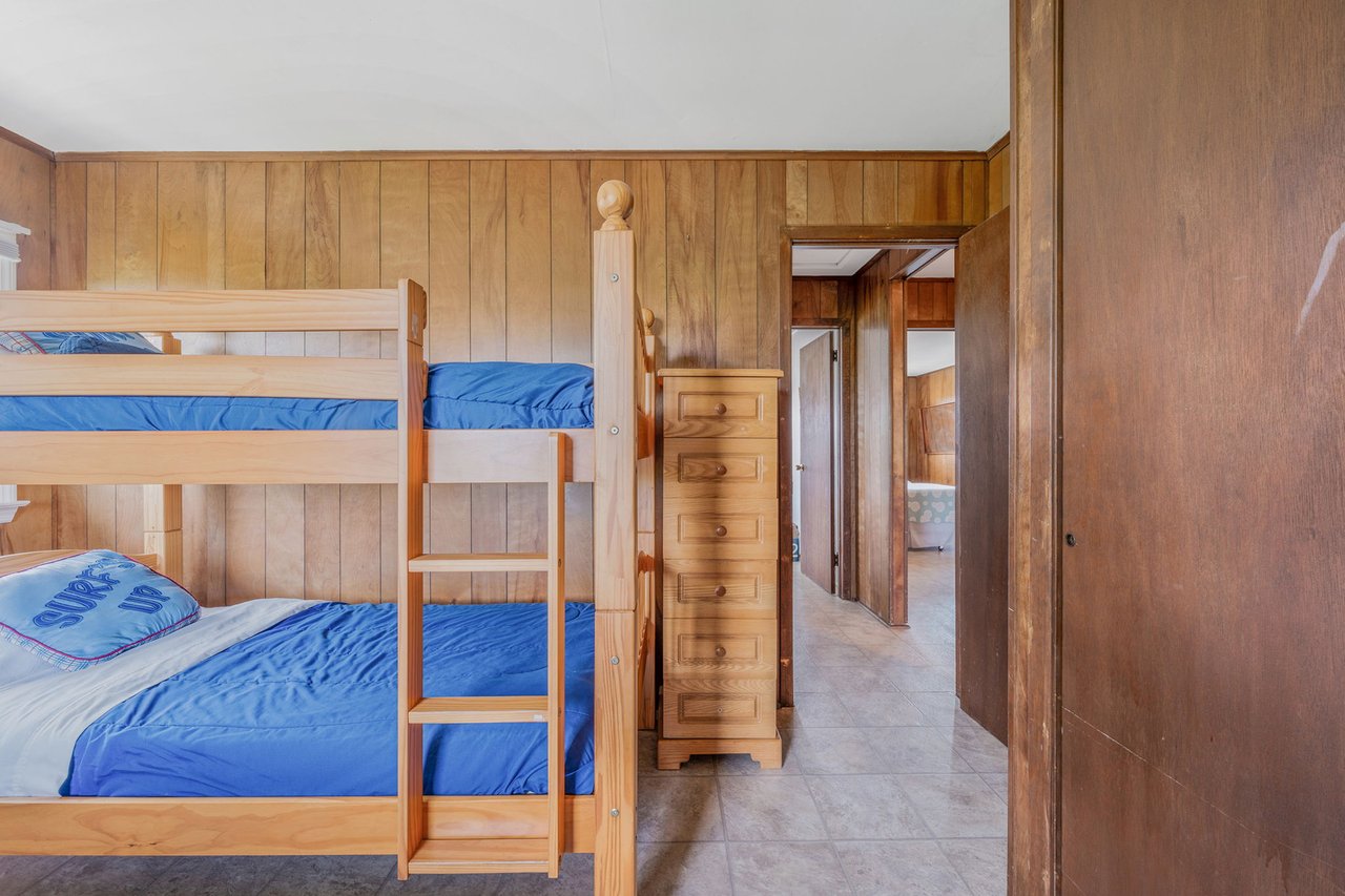 38 W Lighthouse Walk