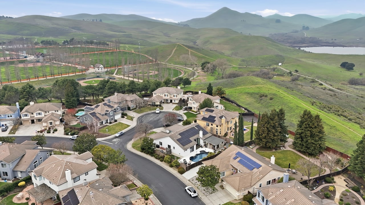 670 Hubbs Court, Benicia 