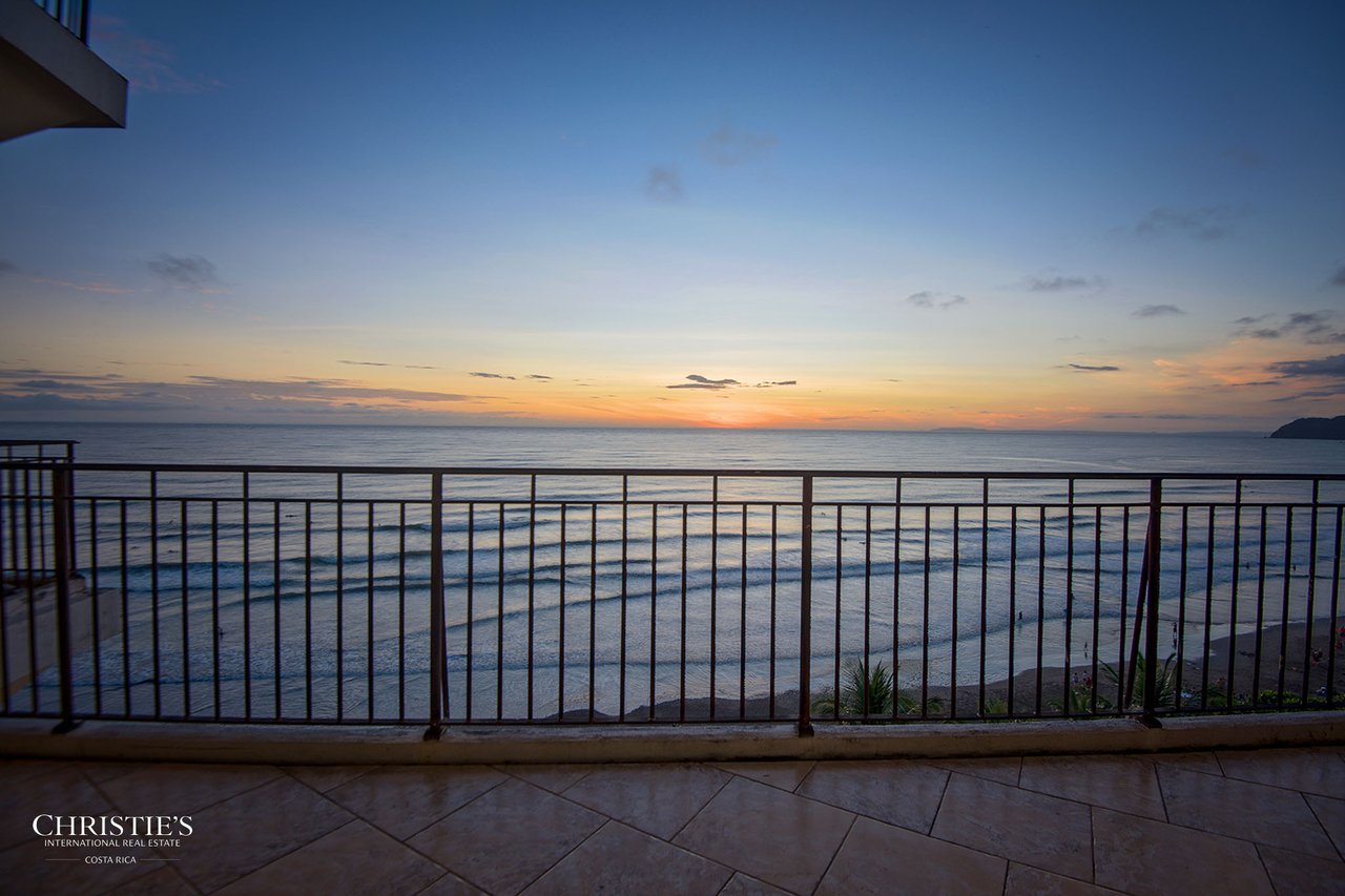 Vista Las Palmas – Executive Oceanfront Penthouse 11B