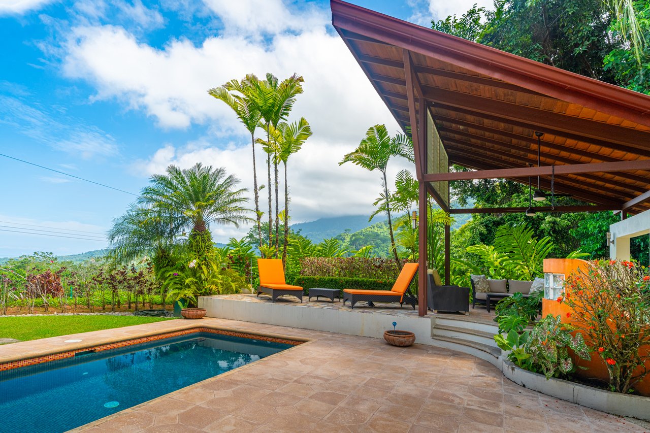 Casa de Orquideas - Mountains, Ocean and Jungle with Privacy In Gated Community, Ojochal