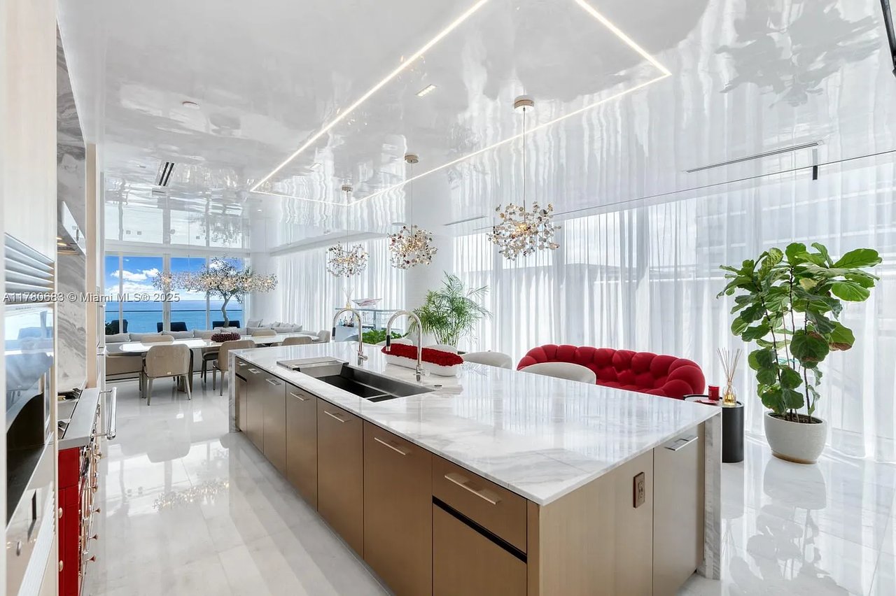 17975 Collins Ave #N701