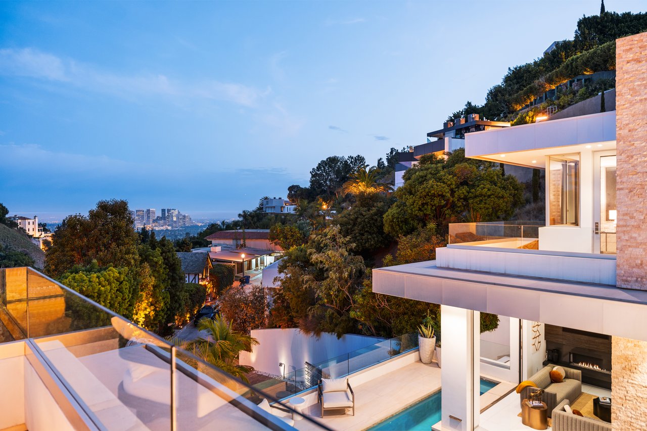 9311 Readcrest Dr, Beverly Hills