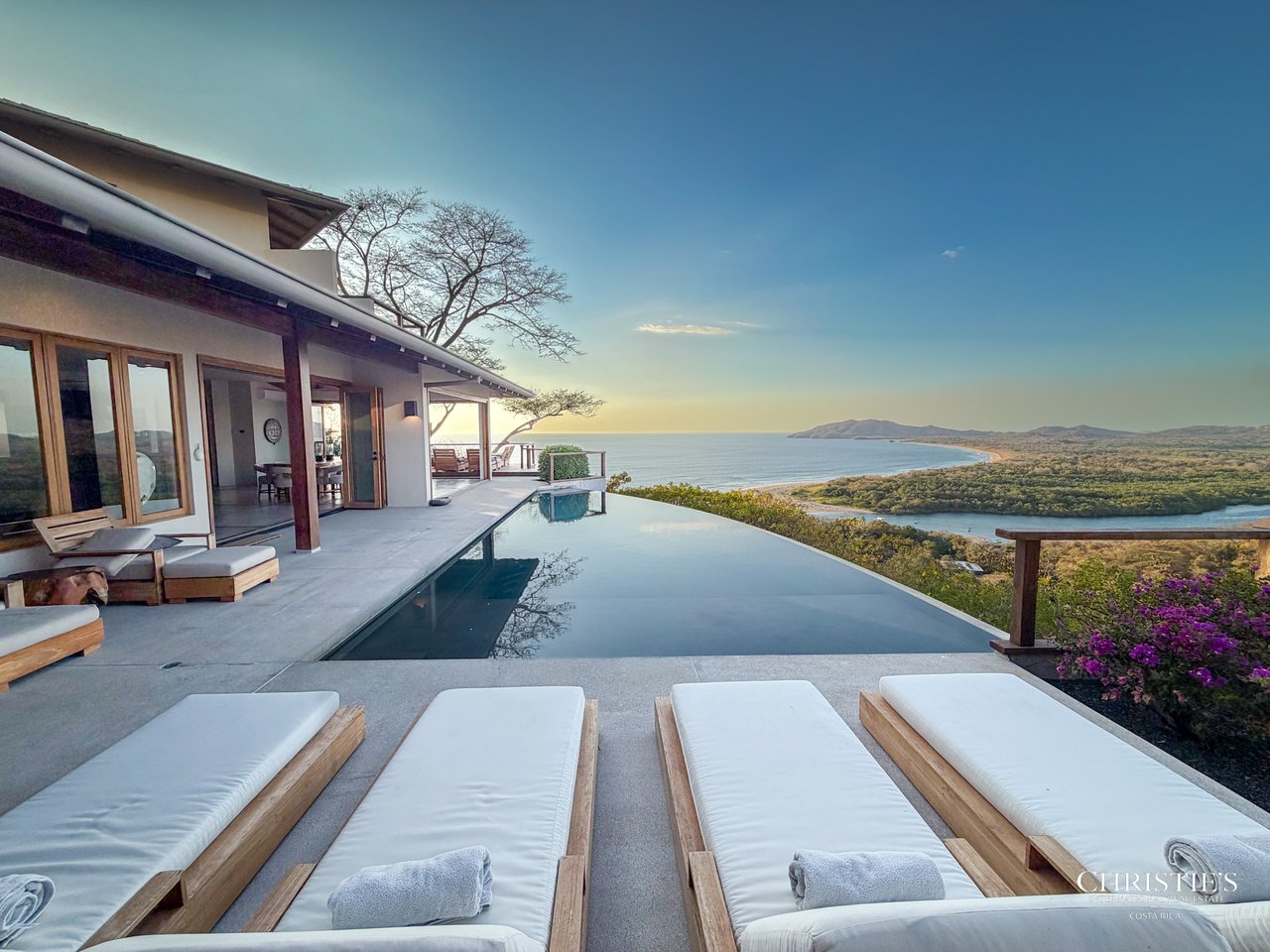 Casa Tres Doces - El Tesoro Development