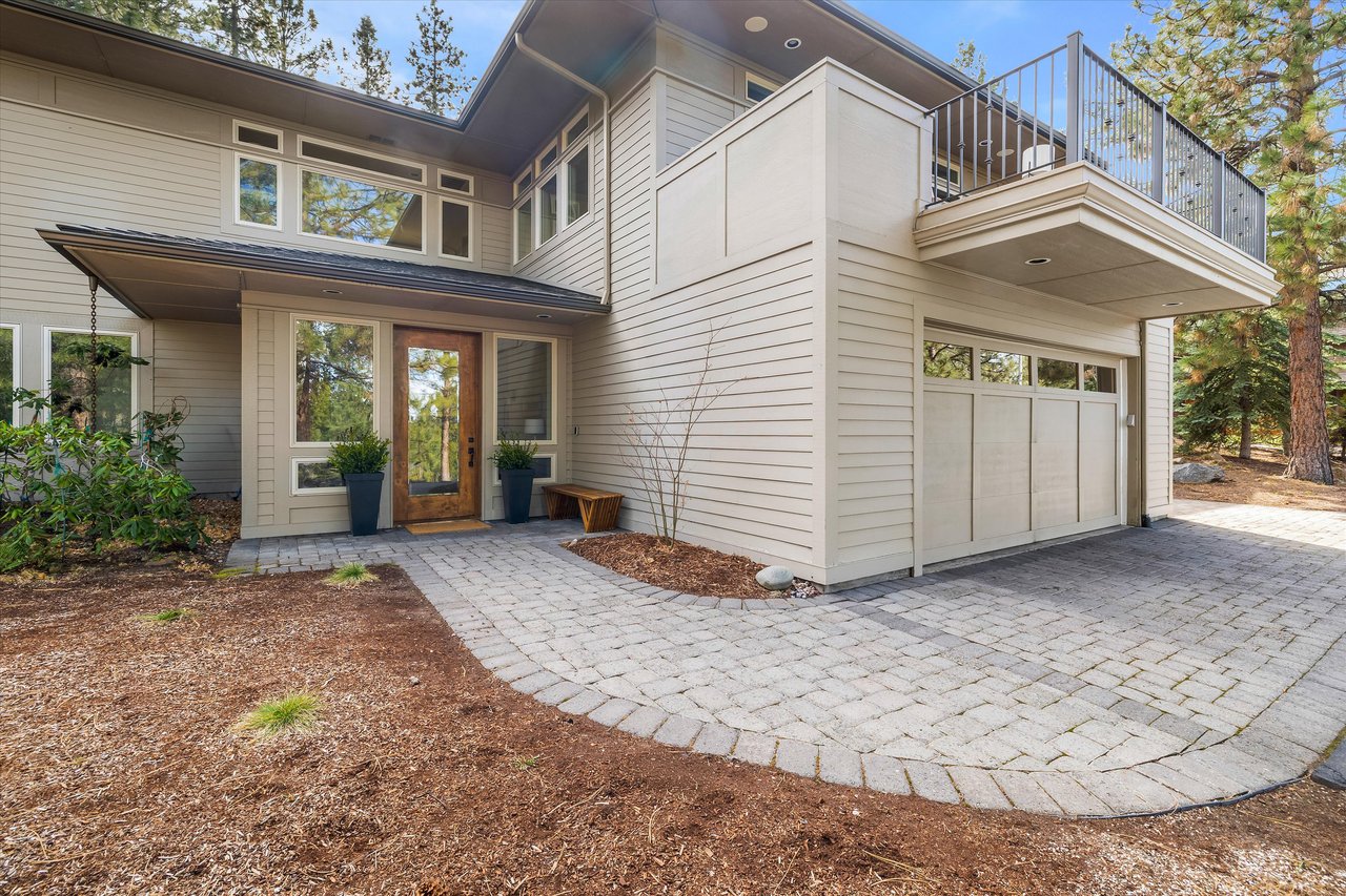 2589 NW Champion Circle