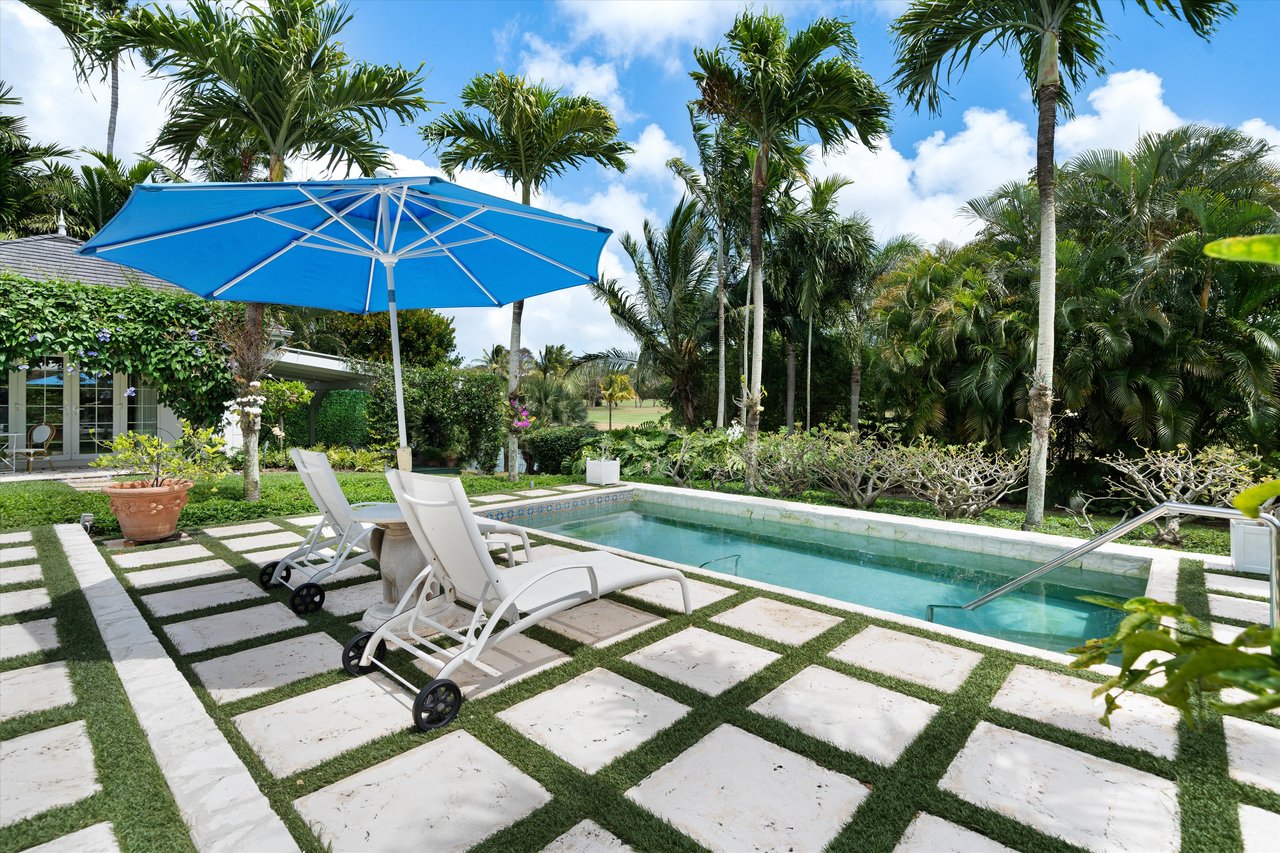 Little Southern Comfort in Lyford Cay