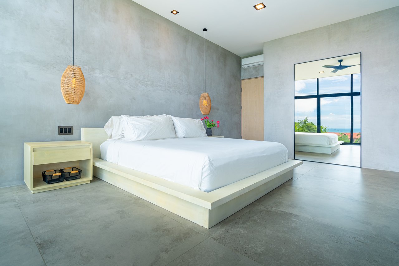 Casa La Artista - Sleek Modern Retreat with Ocean & Mountain Views in Ojochal