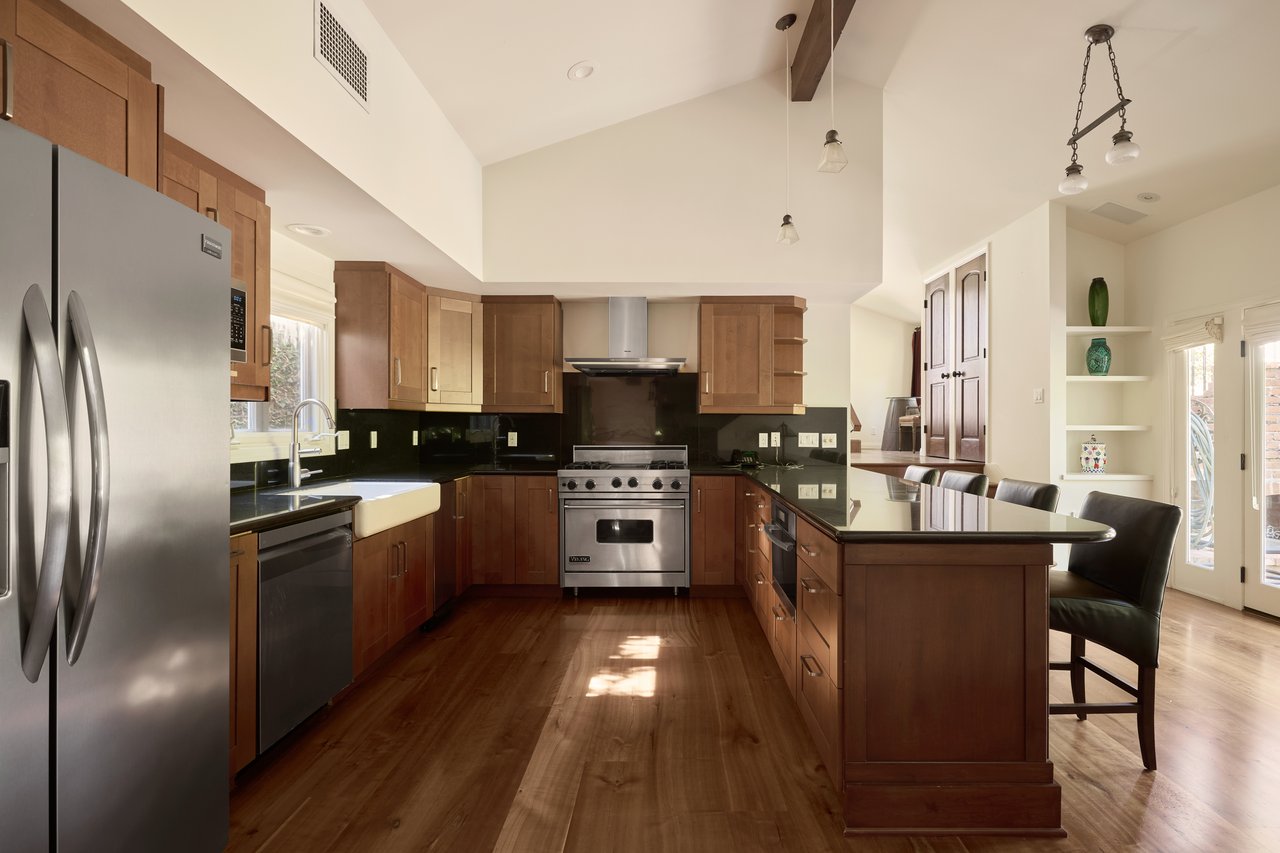 196 Granville Ave, Brentwood