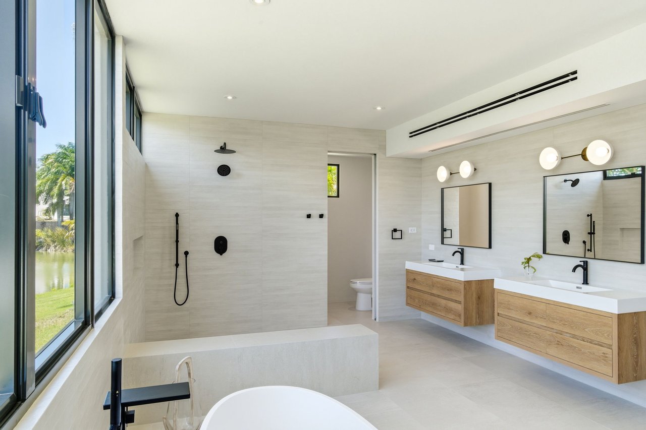 11 GOLF VIEW DRIVE #11