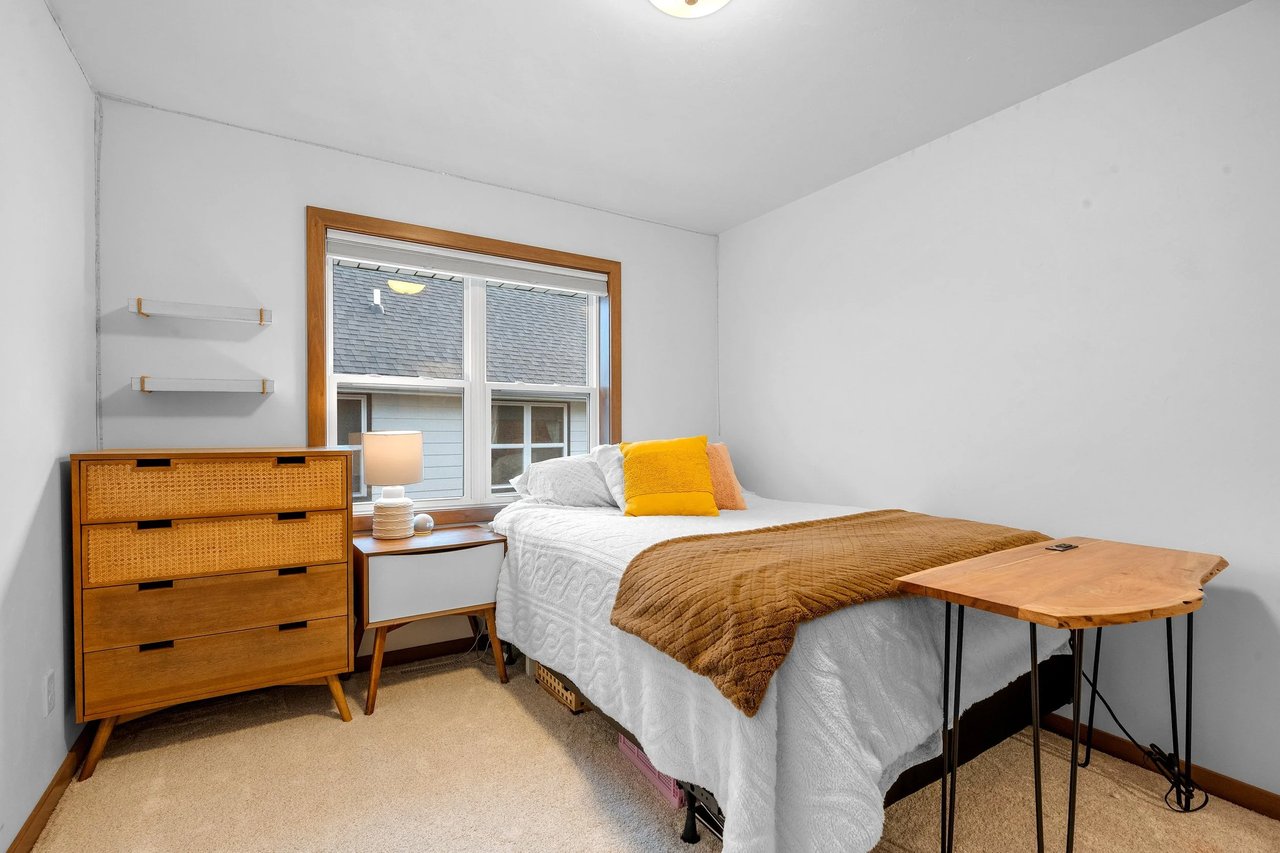 Ellis Hills - Howard Condo