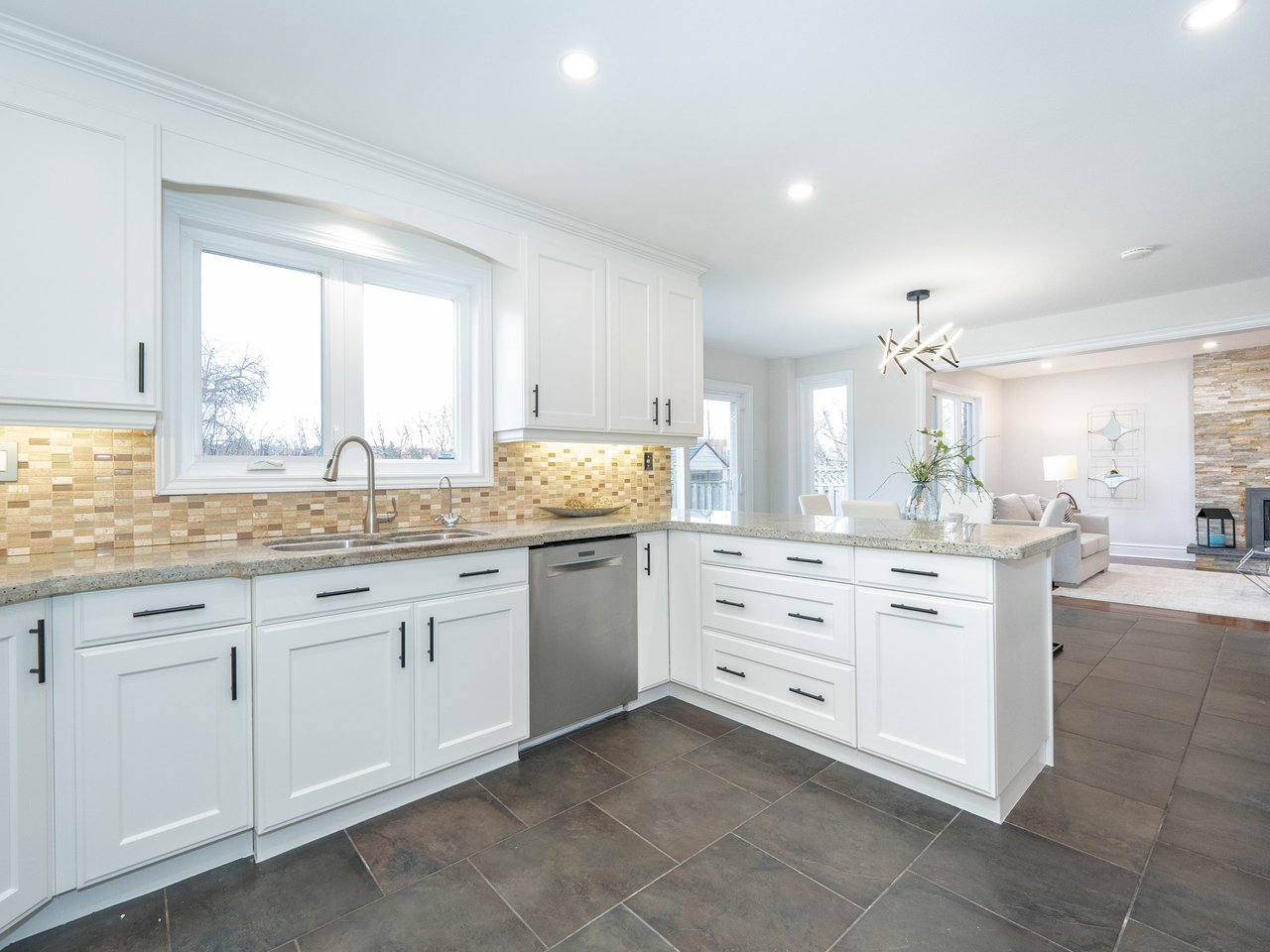 146 Valleymede Dr