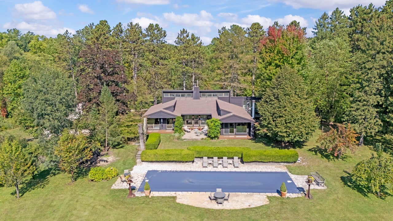 2408 E 800 N, La Porte, IN 46350