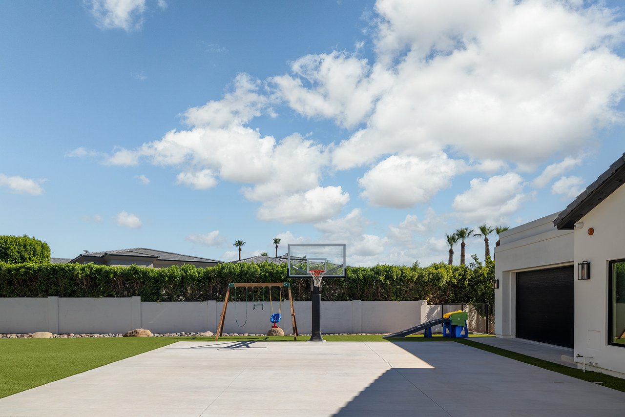 6718 E SAN JUAN Avenue