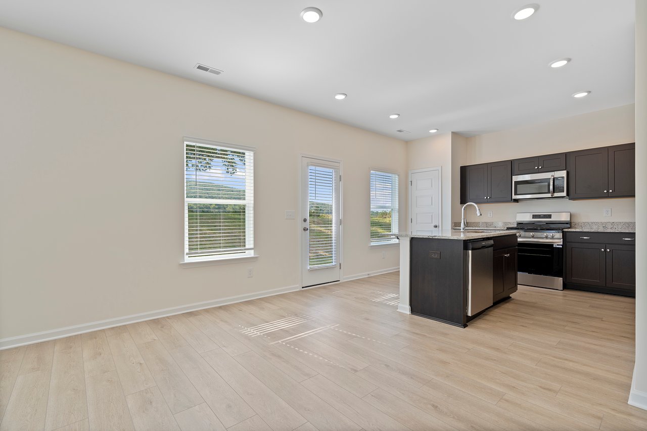 Modern 4-Bedroom Home with Scenic Mountain Views