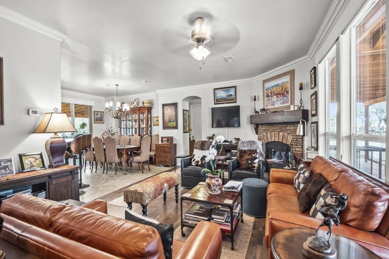 3155 W Elephant Head Rd