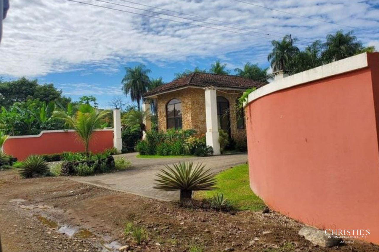 Commercial and Residential Lot for Sale in Colinas del Coyolar